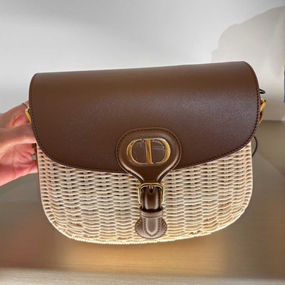 SAC BOBBY MOYEN DIOR ET ENSEMBLE DE 30 MORCEAUX MONTAIGNE