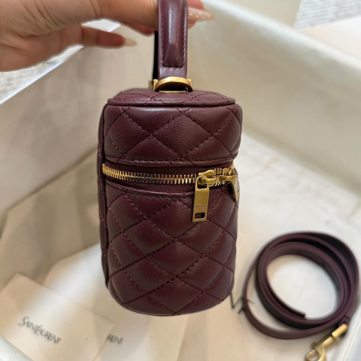 Trousse de toilette Gaby d'Yves Saint Laurent en cuir d'agneau