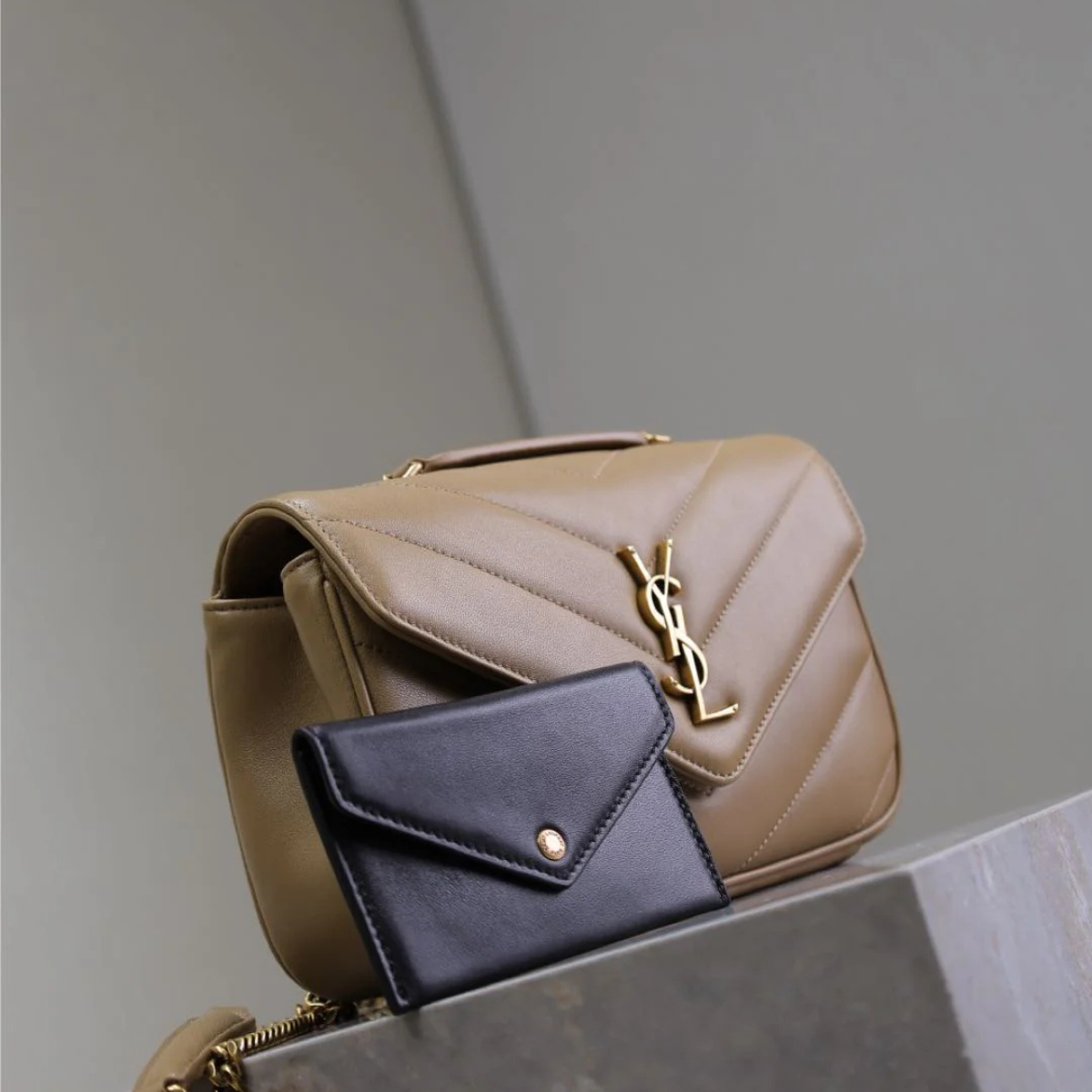 SAINT LAURENT SAC LOULOU PETIT AGNEAU MATELASSÉ