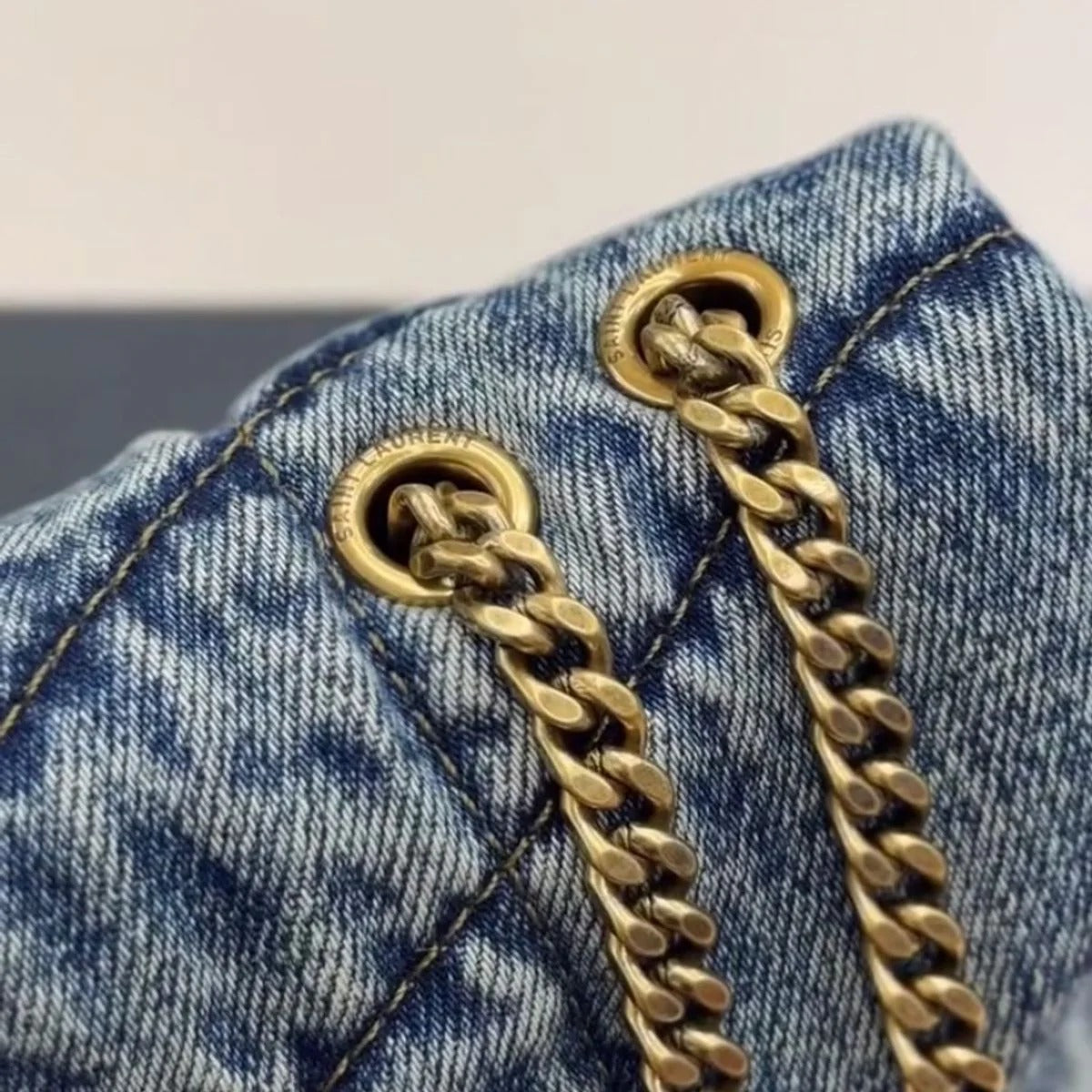 Sac bouffante Loulou en denim matelassé vintage