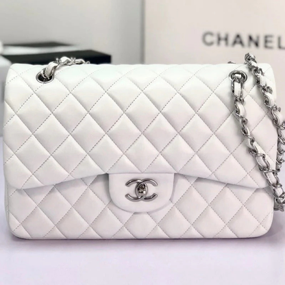 Sac Chanel classique à rabat simple blanc cassé