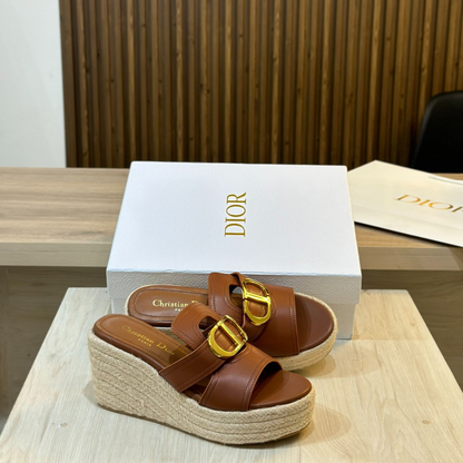 SAC BOBBY MOYEN DIOR ET ENSEMBLE DE 30 MORCEAUX MONTAIGNE