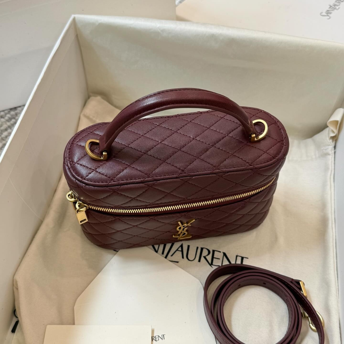 Trousse de toilette Gaby d'Yves Saint Laurent en cuir d'agneau