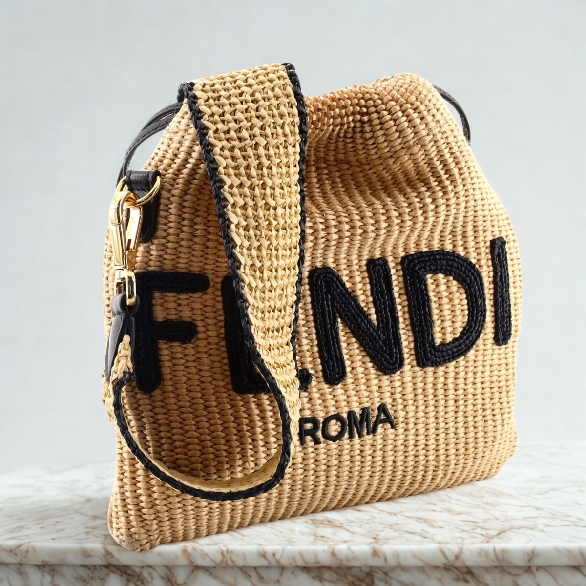 SAC FENDI SACK PETIT SAC EN PAILLE TISSÉE BEIGE