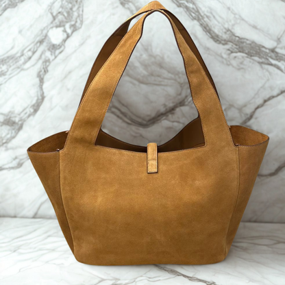 LE 5 À 7 BEA EN DAIM PAR YVES SAINT LAURENT