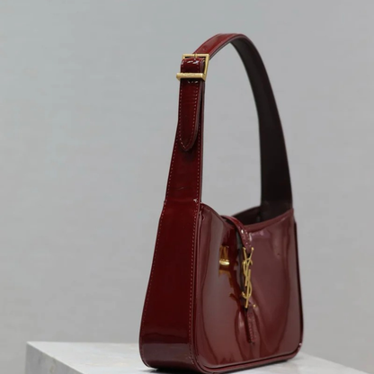 SAC YVES SAINT LAURENT LE 5 À 7 EN CUIR VERNI