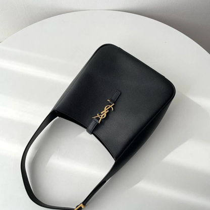 YVES SAINT LAURENT LE 5 À 7 BEA – SAC EN CUIR GRAINÉ
