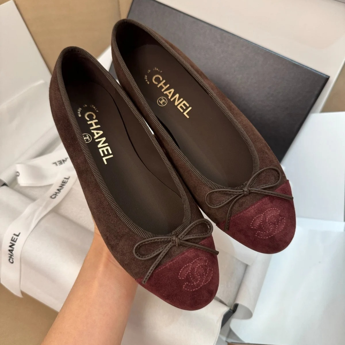 CHANEL 25 CAVIAR DE BORDEAUX ET ENSEMBLE DE BALLERINES