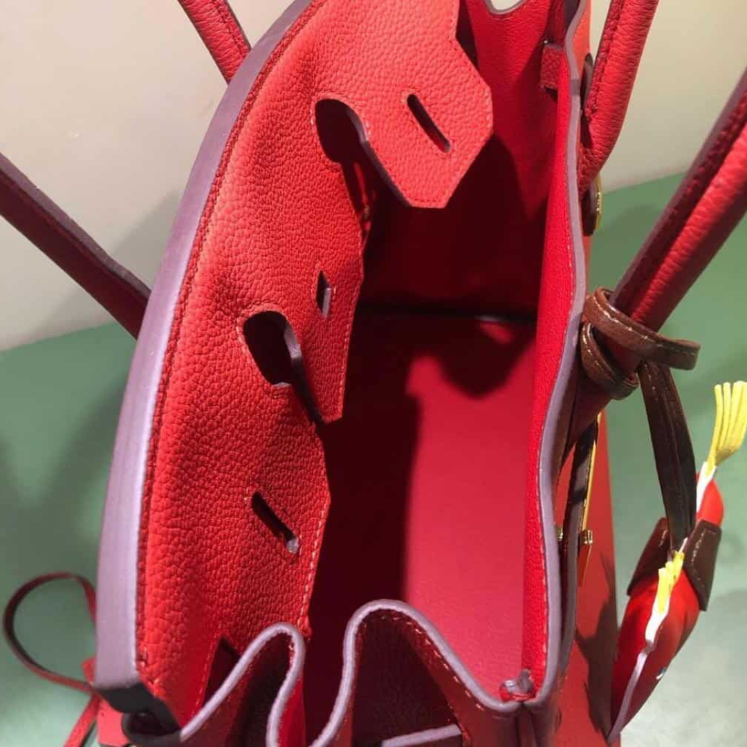 Sac Hermès Birkin 30 rouge avec finitions dorées