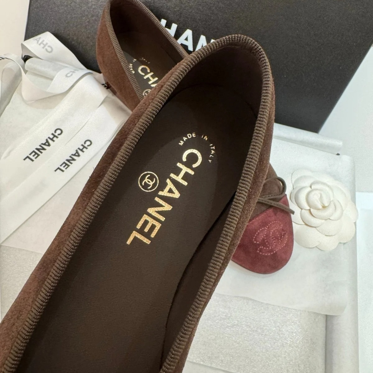 CHANEL 25 CAVIAR DE BORDEAUX ET ENSEMBLE DE BALLERINES