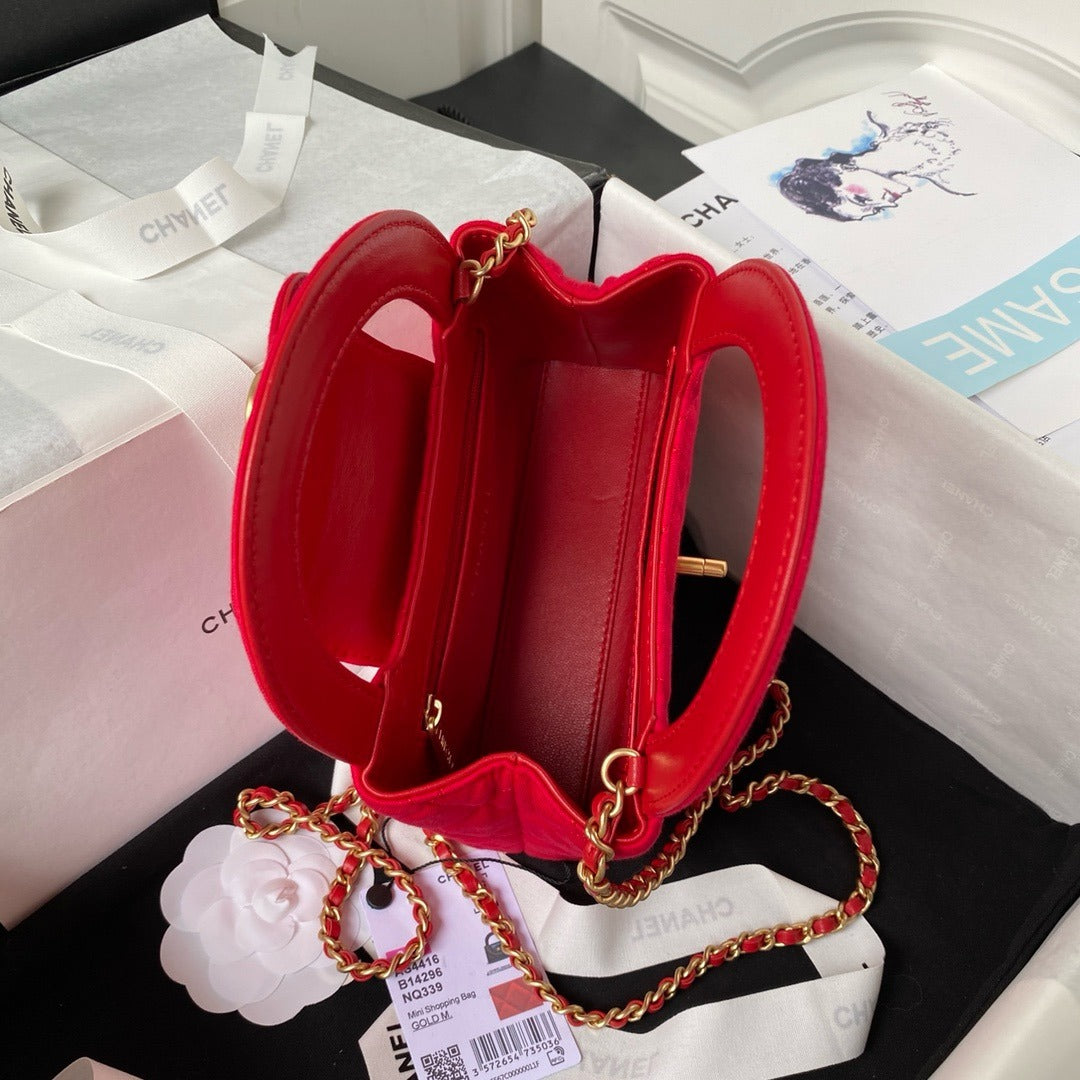 SAC À MAIN CHANEL MATELASSÉ EN TOILE ROUGE