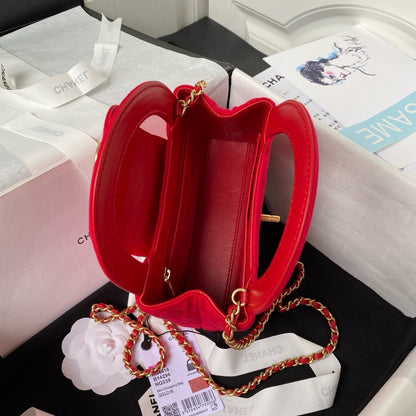 SAC À MAIN CHANEL MATELASSÉ EN TOILE ROUGE