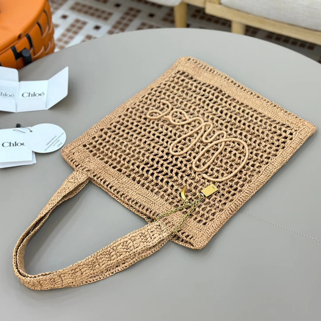 SAC BANANE D'ÉTÉ CHLOÉ EN RAFFIA