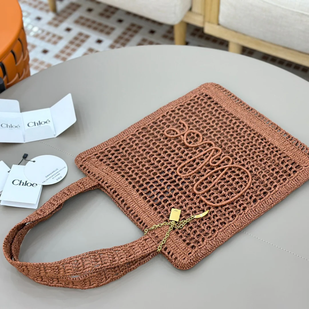 SAC BANANE D'ÉTÉ CHLOÉ EN RAFFIA