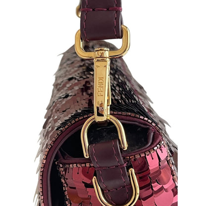 SAC BAGUETTE FENDI À PAILLETTES ROUGES