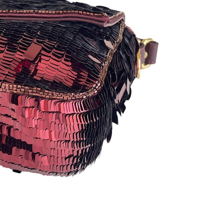 SAC BAGUETTE FENDI À PAILLETTES ROUGES