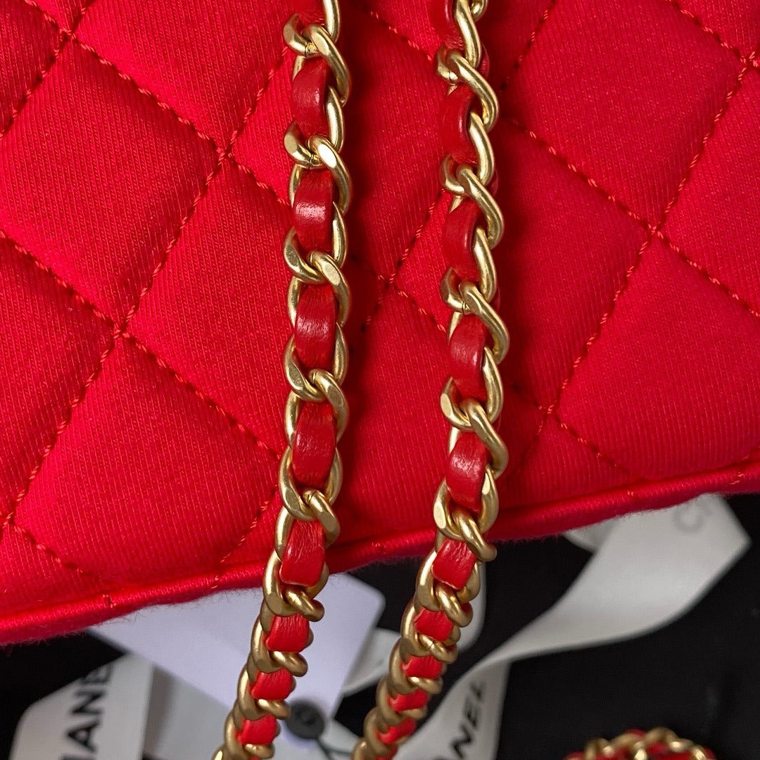 SAC À MAIN CHANEL MATELASSÉ EN TOILE ROUGE